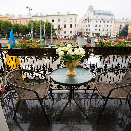 Allureinn Hotel And Spa Chernivtsi Exterior photo